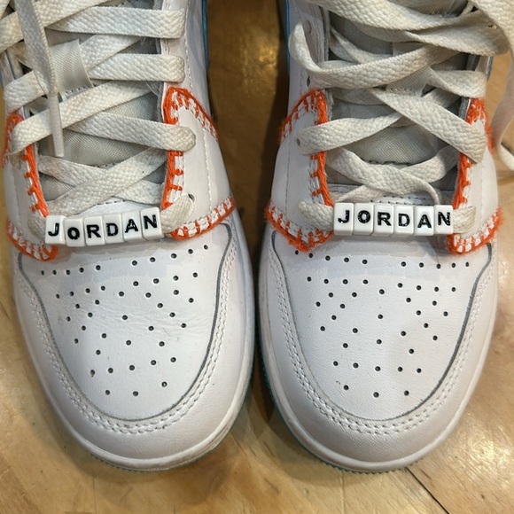 Nike Jordan 1 Mid Size 5 Youth (Rare) Great Condition! - Picture 5 of 8